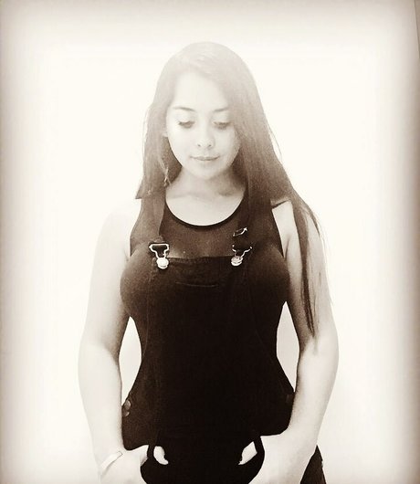 Jezz Angeles model exclusive photo