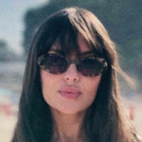 Thais Braz sexy star galleries