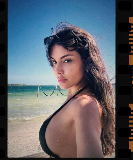 Thais Braz star beautiful picture