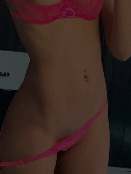 Anneee souzaaa art model img