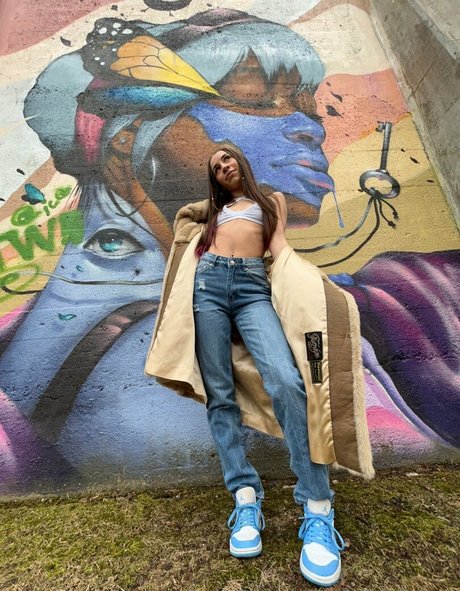 bikinibites beautiful model archive