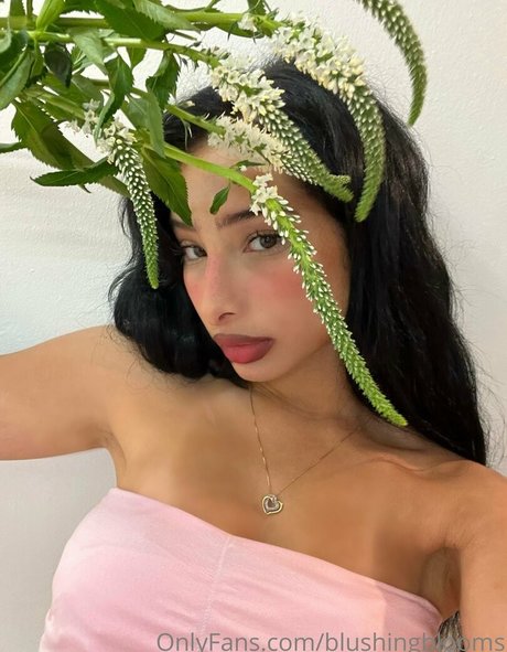 busty solo onlyfans hot xxx images