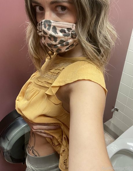 clever belle5 porn model picture