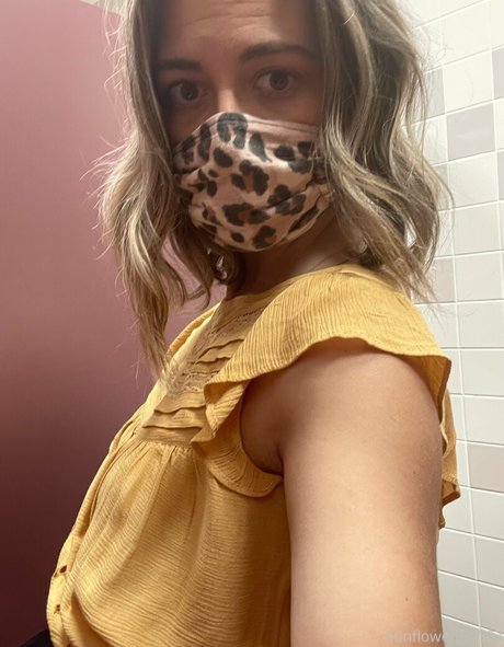 clever belle5 model nude img