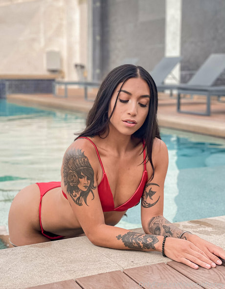 winniehoney exclusive model photos