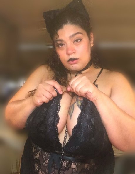 busty solo onlyfans pretty images