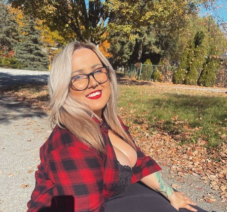 Lilly Alcorn model best photo