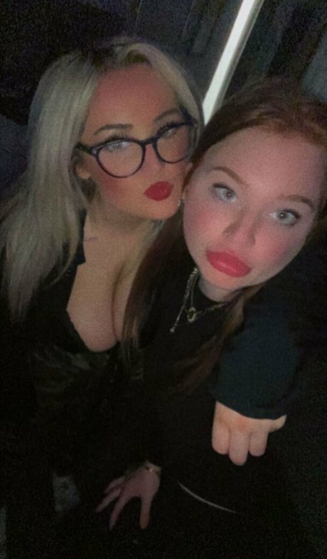 Lilly Alcorn model nude photos