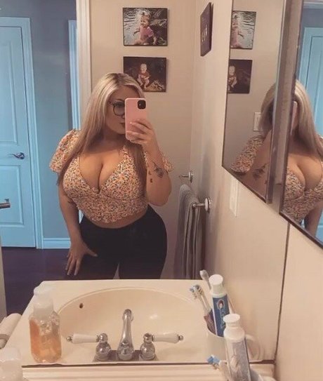 Lilly Alcorn beautiful pornstar gallery