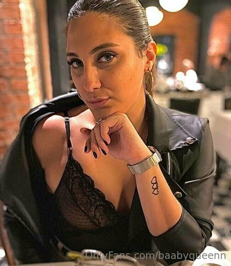 baabyqueenn erotic model images