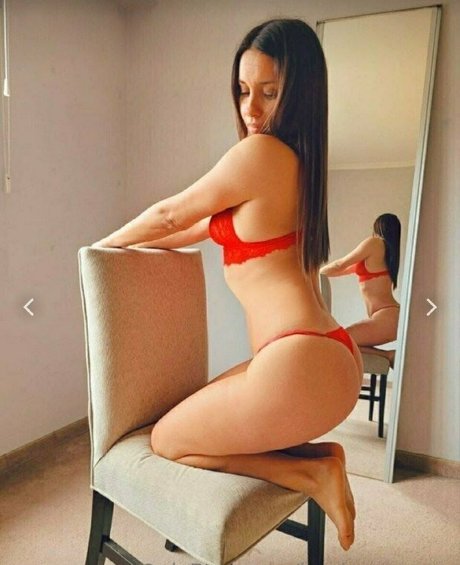 baabyqueenn model hd picture