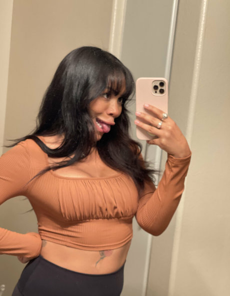 thatonegirlmikeyvlogs star beautiful pictures