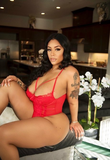 aundreanarene model high quality img