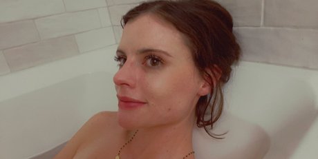 casual lies pretty pornstar gallery