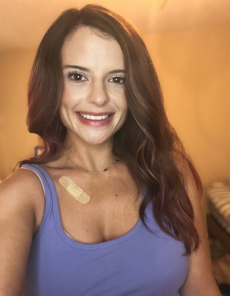 casual lies adult model pictures