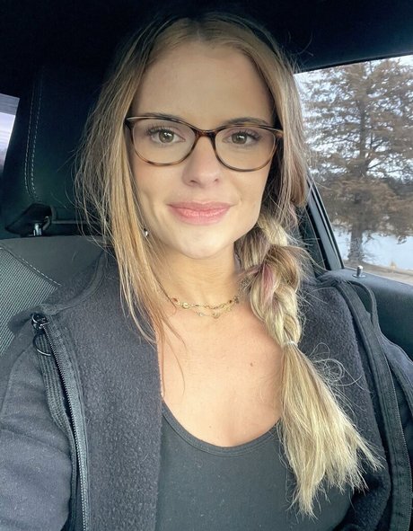 casual lies pornstar sexy pictures