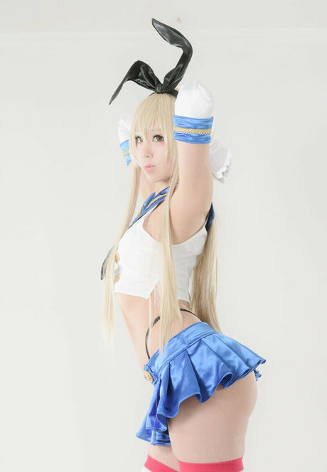 Momotino nude model pics