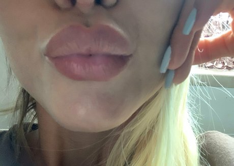 julianawantsromeo model sexy galleries