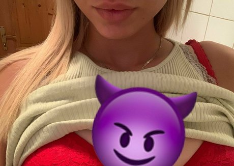 julianawantsromeo perfect star photo