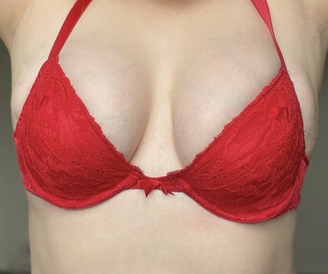 novaaraee porn star picture