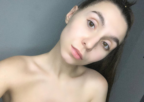 krisstile model top image