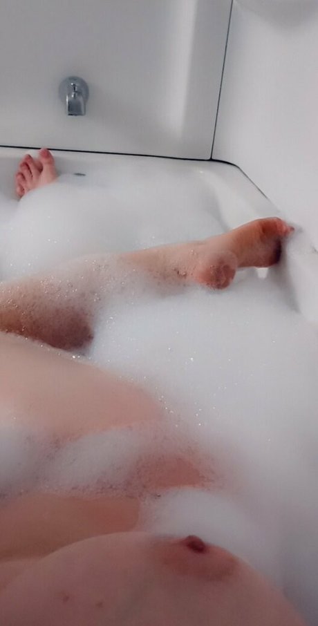 deedeelynn perfect pornstar image