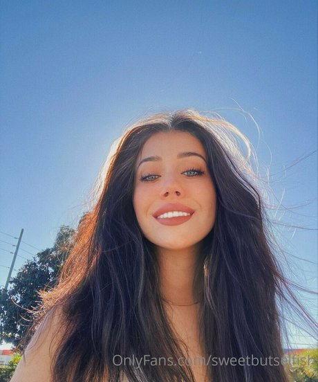 sweetbutselfish naked actress pic