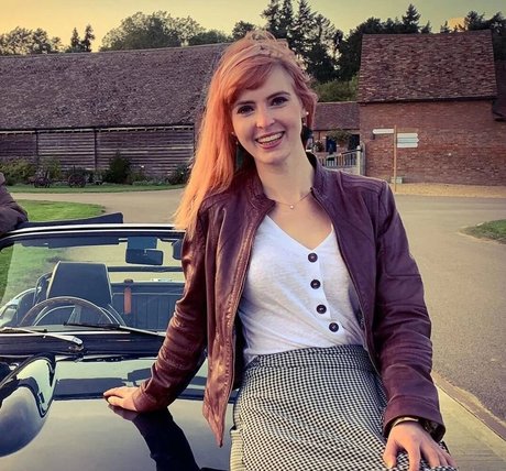 Izzie Balmer pornstar top picture