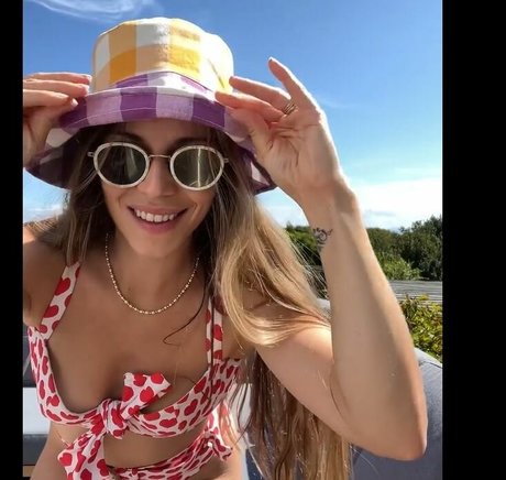 Manon Lagreve star exclusive photo