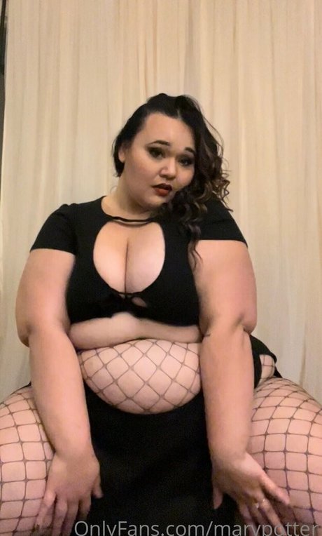 makanamoon model art gallery