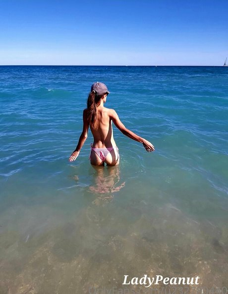 ladypeanut star porn pictures