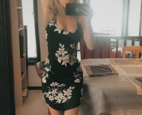 face onlyfans erotic image