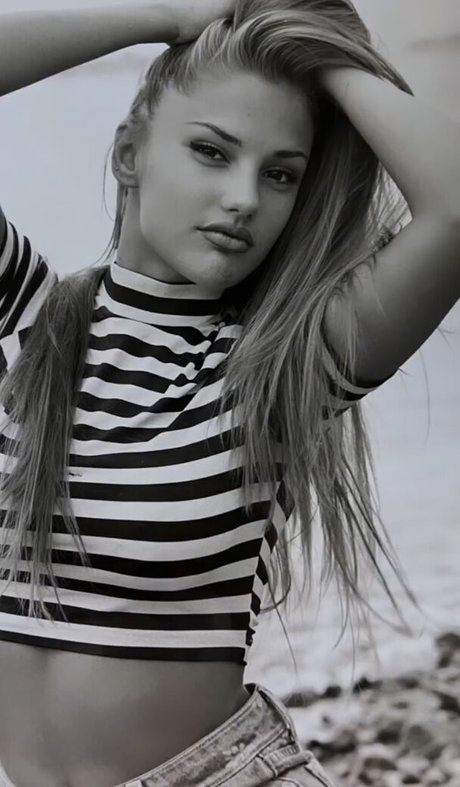 Minka Kelly pornstar exclusive picture