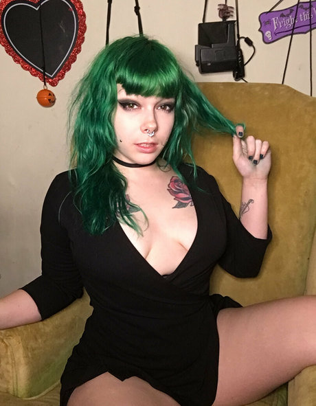 damndestcreature2 model pretty pictures