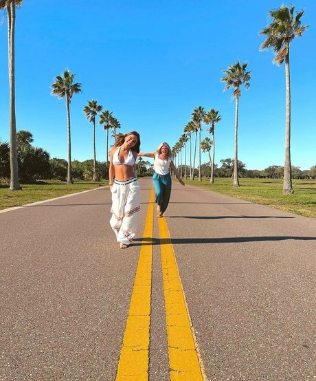 Ellie Dobleske best model photos