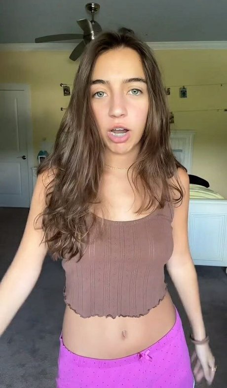 Ellie Dobleske perfect actress img