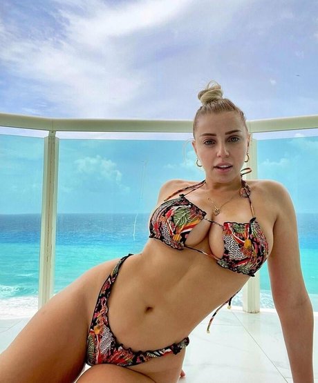 skinny milf onlyfans beautiful nude photos