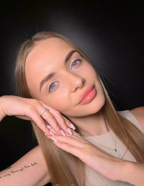 valerieflor sexy pornstar picture