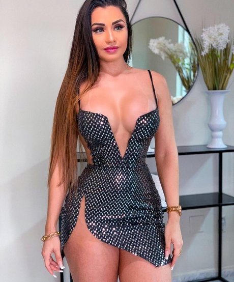 Bella Araujo pretty star pic