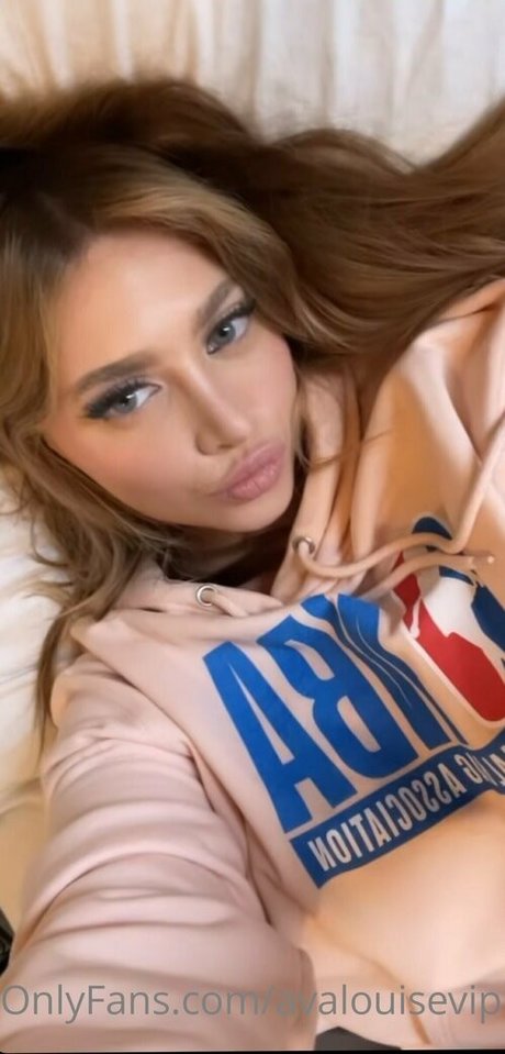 avalouisevip model beautiful photos