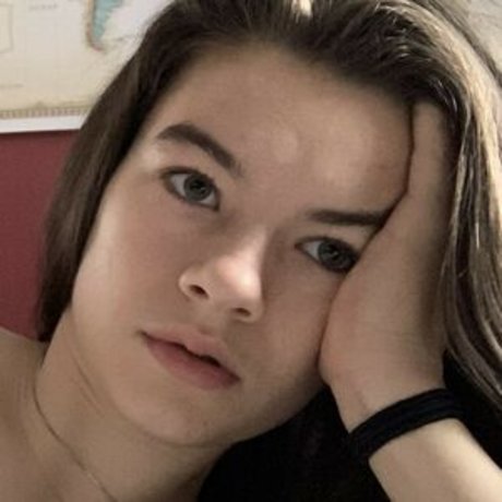 chapstickbxtch pretty actress pic