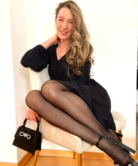 mom74fashion model hot pics