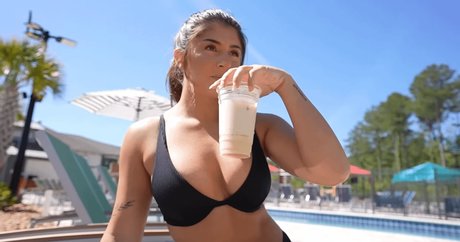 Hailie Deegan model best img