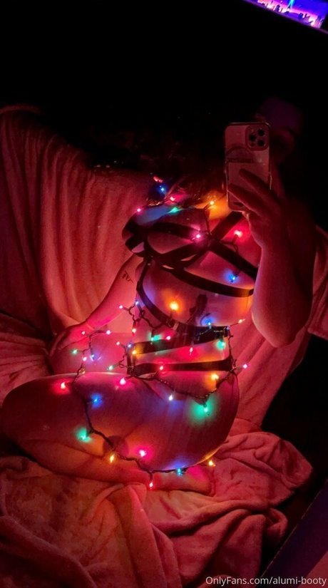 alumi booty nude pornstar pics