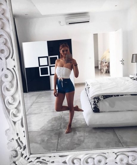 milf fake tits onlyfans nude images