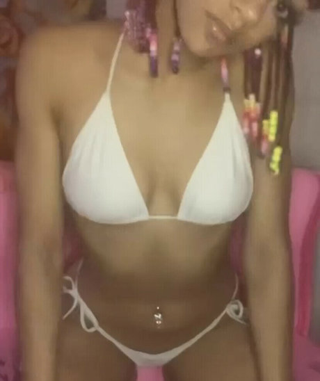 Blowejahb star erotic photo