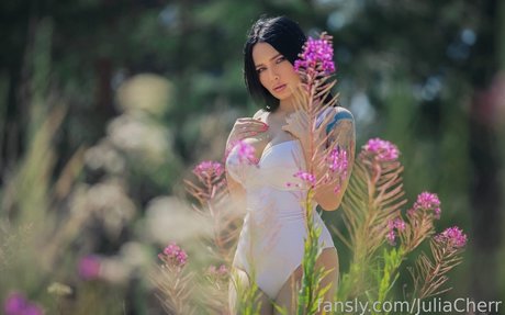 Julia Cher Alias Julia Connors model naked pics