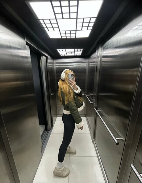 honeypie f naked star photo