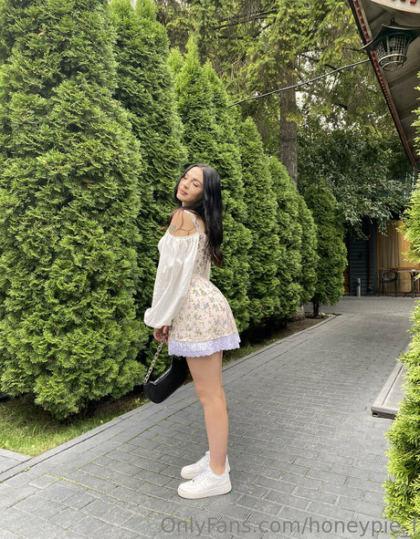 honeypie f hd model image