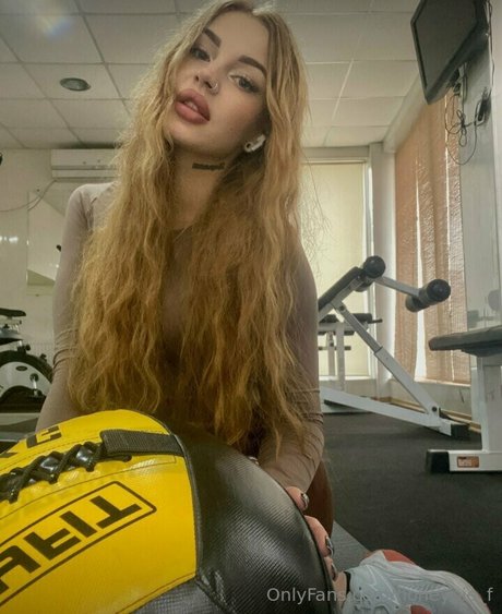 honeypie f model sexy picture